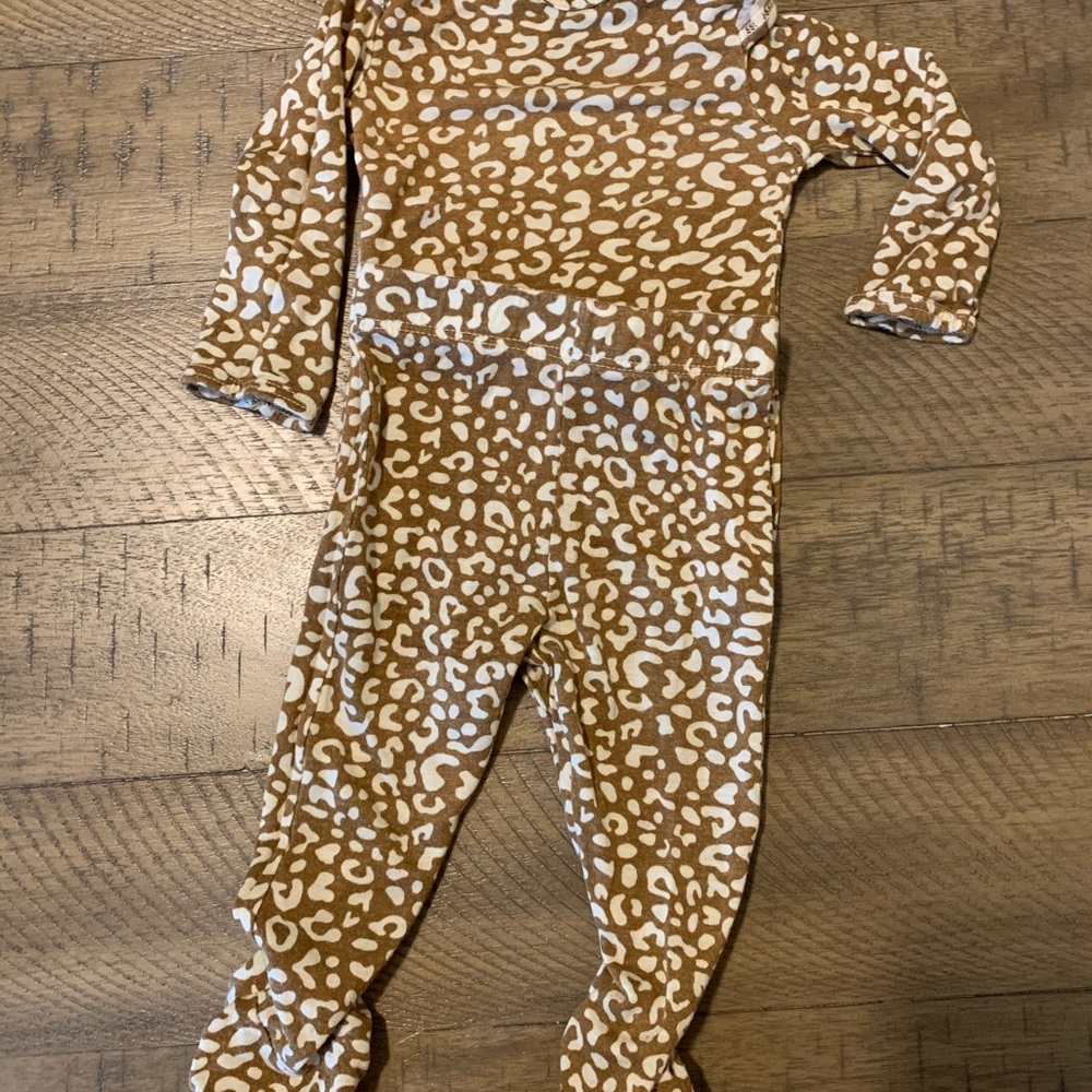 Solly Baby Leopard Layette Set